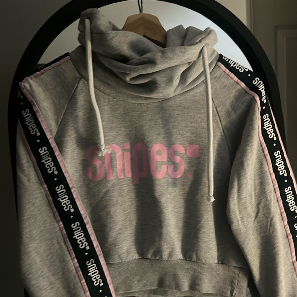 Snipes crop hoodie size small
